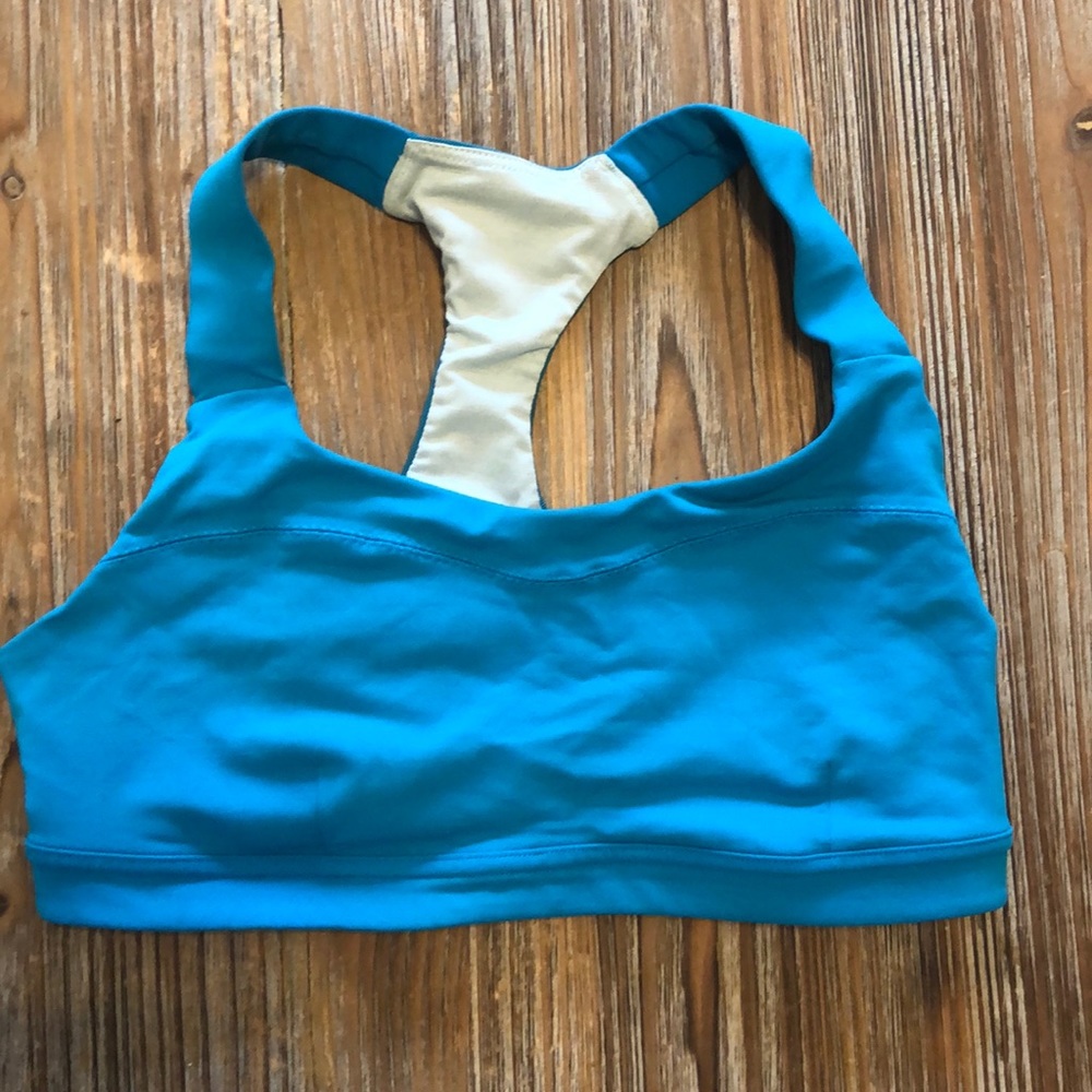 Lululemon sports bra size 6